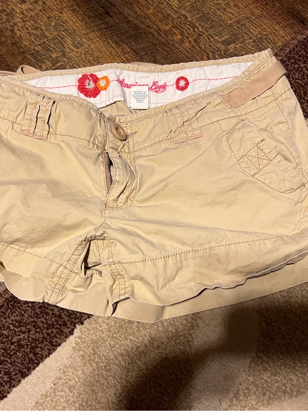 Vintage American Eagle Outfitters Beige Women's Cotton Shorts size 6